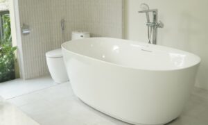 Reasons to Choose Freestanding Bathtubs Over Built-In Bathtubs