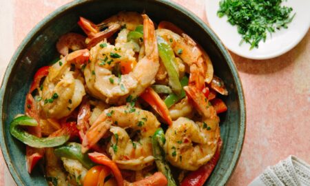 How to Make Spicy Shrimp Stir-Fry