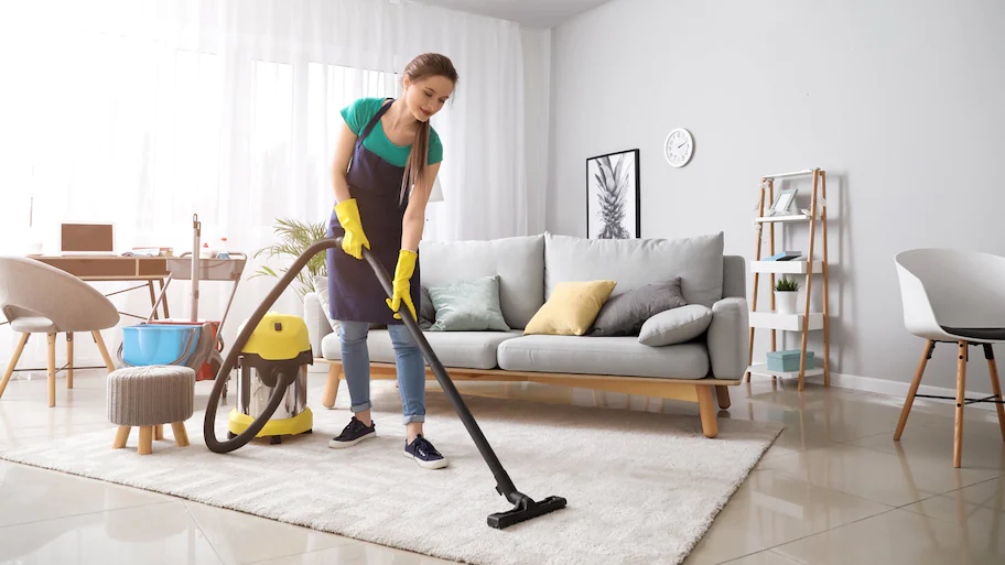 What Should You Do When Working With a House Cleaning Company?